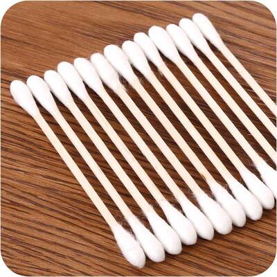 The q-tip cotton buds sticks a two-headed swabs sterile