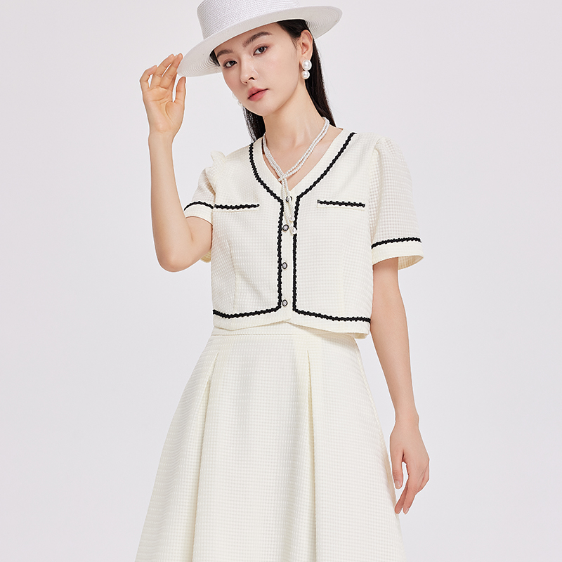 鲁思蒂小香风短袖衬衫2024新款女夏季V领设计感小众时尚短款上衣