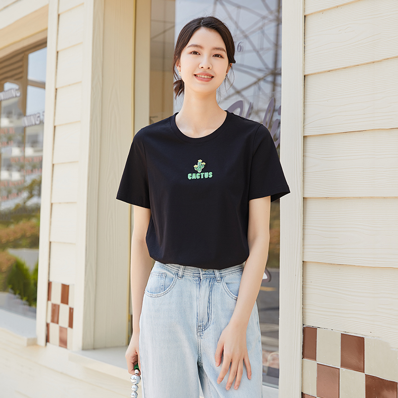 黑色短袖T恤Lucidy/鲁思蒂印花