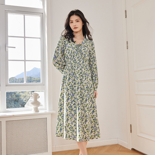 lucidy鲁思蒂24秋季新款绿花套头蛋糕裙简约V领长袖碎花连衣裙女