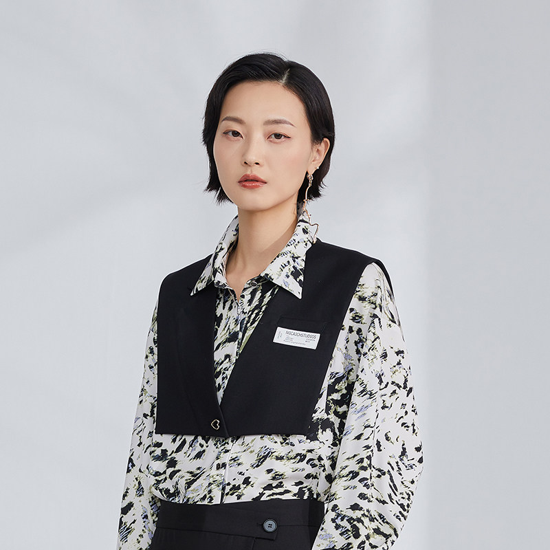 lucidy鲁思蒂24春季新款黑色短马甲女时尚百搭通勤单排扣外套潮