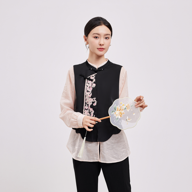 鲁思蒂新中式黑色马夹外套2024新款女春秋中国风气质显瘦马甲上衣