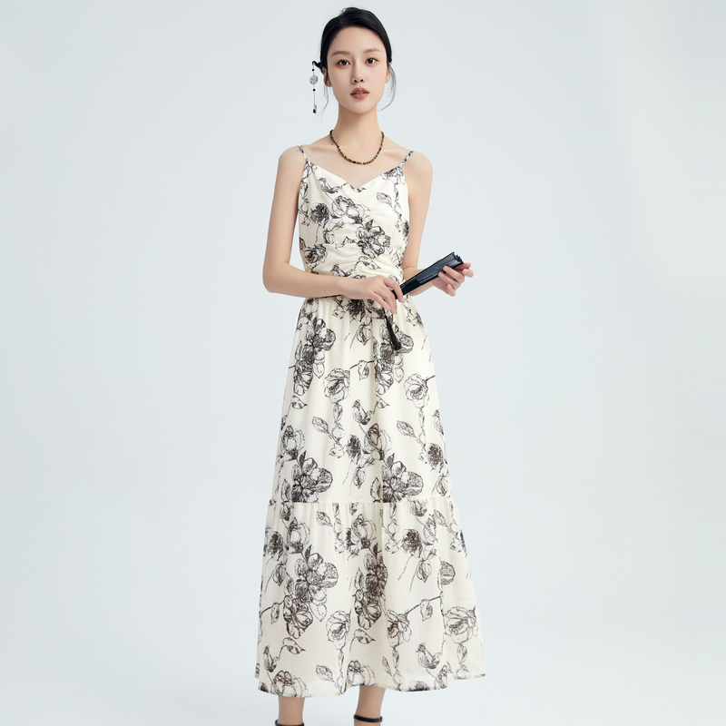 鲁思蒂印花吊带连衣裙2025新款女夏季气质时尚显瘦性感过膝长裙子