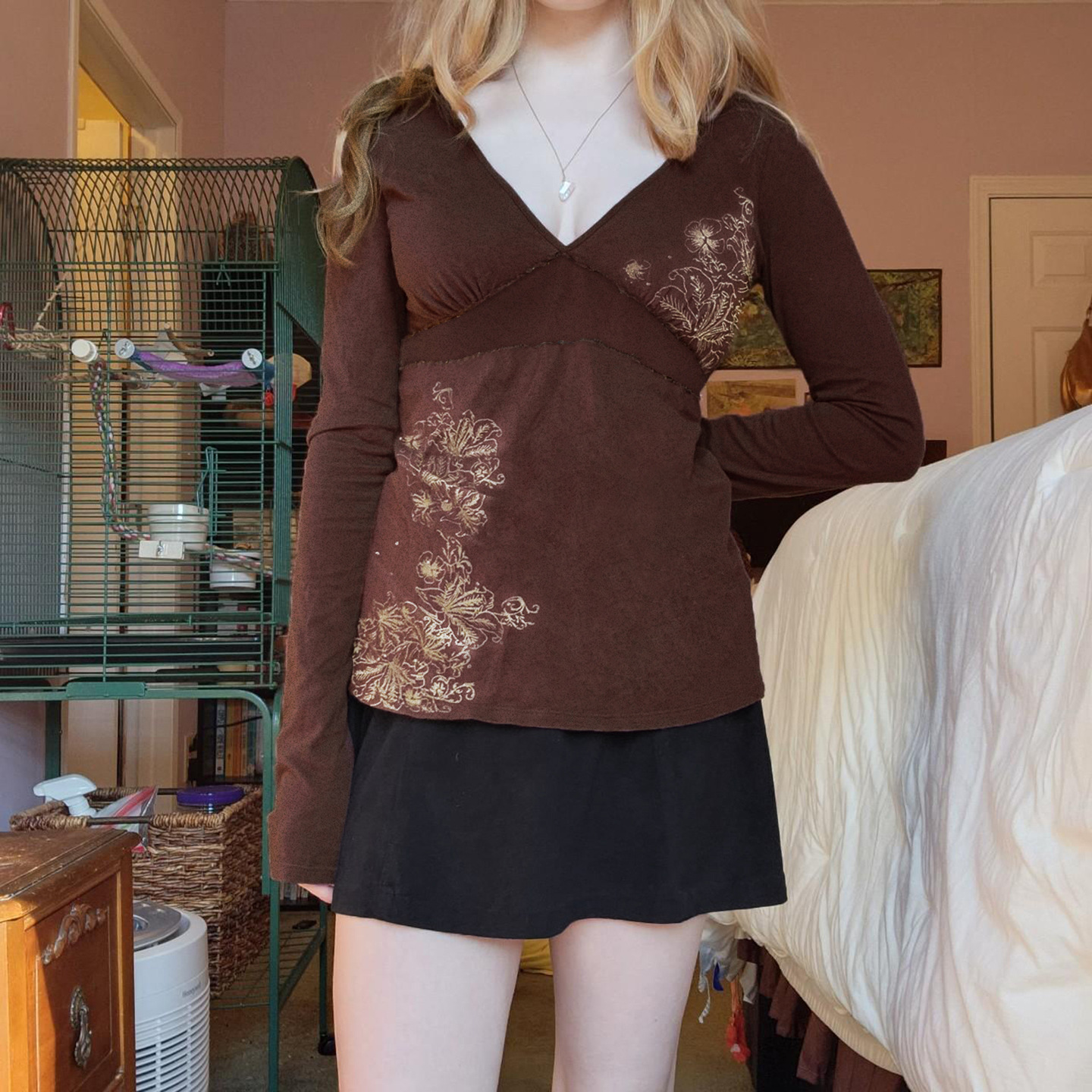 秋冬季复古风印花V领长袖打底衫基础款显瘦设计胸型拼接百搭上衣