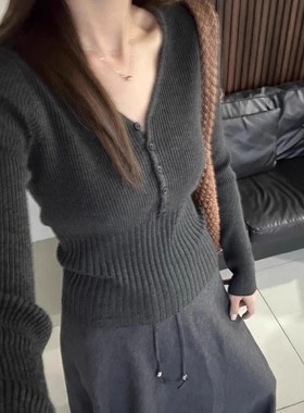 韩系灰色V领针织打底衫女内搭秋冬新款加厚软糯收腰显瘦长袖上衣