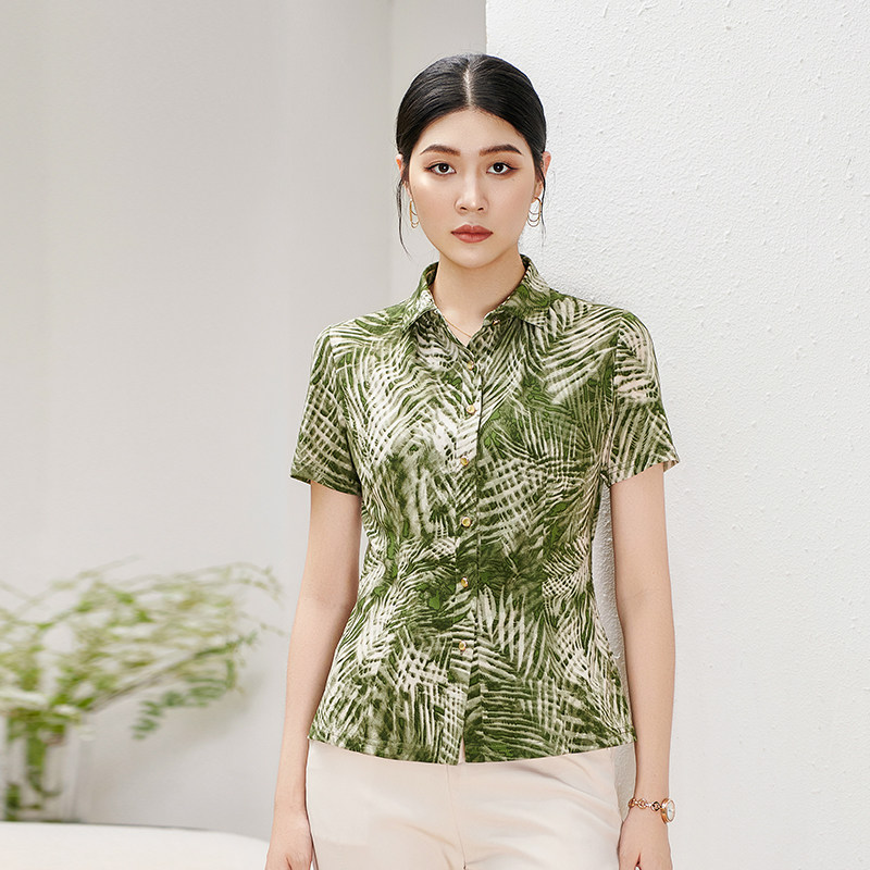 香沐兰品牌2026洋气新款女士减龄衬衫妈妈气质短袖印花小衫上衣