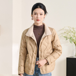 香沐兰新实用主义翻领拼接羽绒服女短款鹅绒内胆保暖外套卡其色