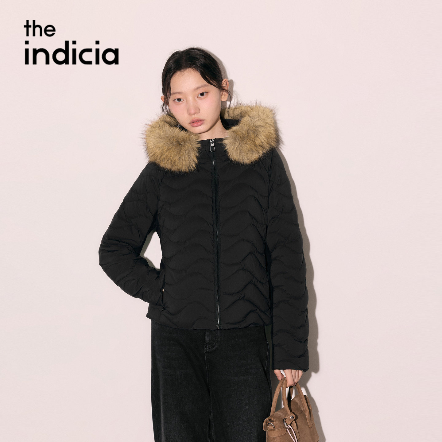 indicia标记黑色短款羽绒服外套连帽2026冬季新款女装L2D6YR304Z