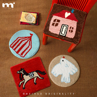 原创新年坐垫马年簇绒椅垫办公久坐防滑屁股垫ins春节车载坐垫