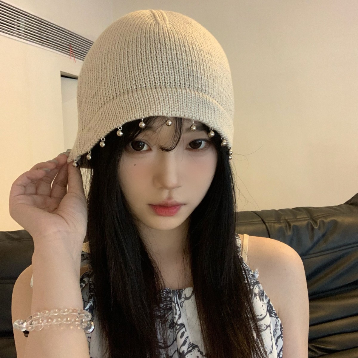 韩系辣妹风针织帽女秋冬简约纯色套头帽重工挂珠毛线帽子时髦冷帽