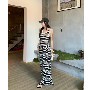 連衣裙背心連垂感長(zhǎng)裙肌理感條紋顯瘦盛夏流行風(fēng)格 系帶長(zhǎng)裙系帶