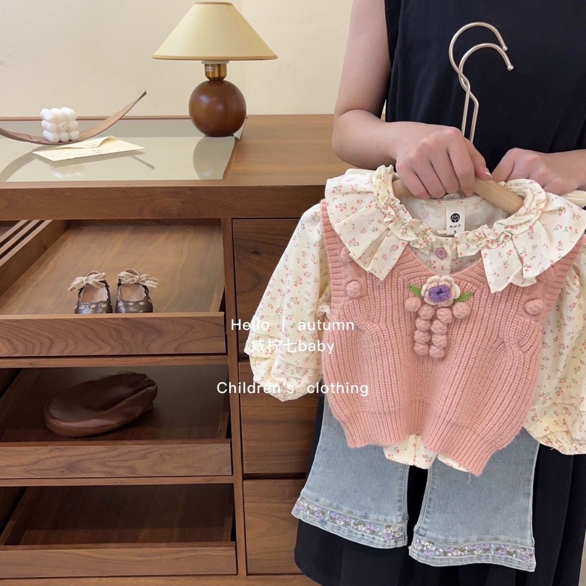 女童秋款套装2025新款女宝宝时尚针织马甲儿童衬衫牛仔裤三件套潮