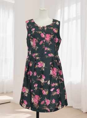 秋冬新款女碎花无袖连衣裙修身连衣裙遮肉圆领显瘦百搭34755