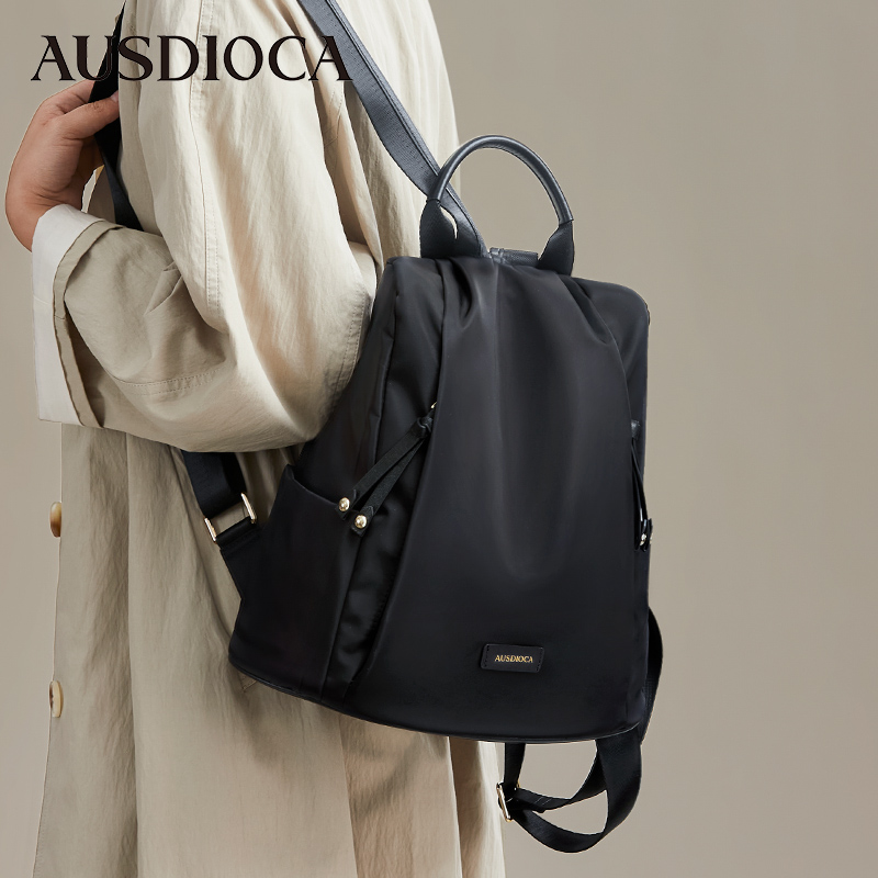 2025新款轻便旅行背包通勤双肩包