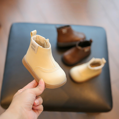 女宝宝小皮靴时尚百搭