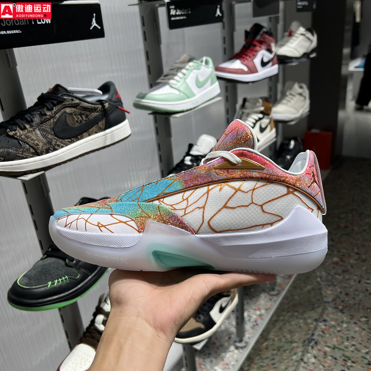NIKE耐克男鞋2026冬新款JORDAN印花减震回弹耐磨篮球鞋IZ5842-981