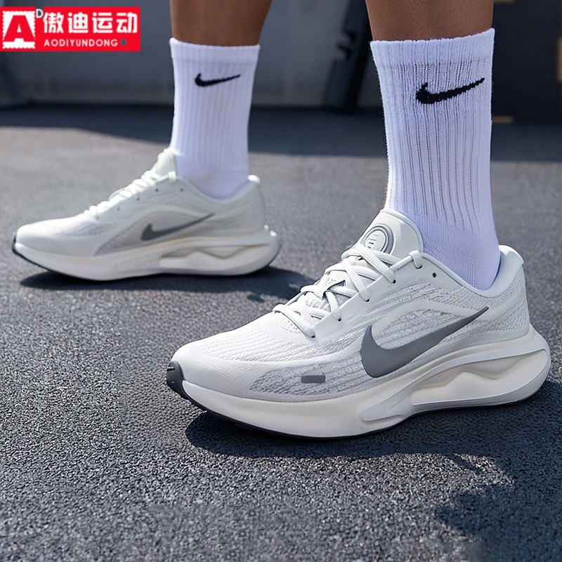 舒适透气健身训练运动跑步鞋