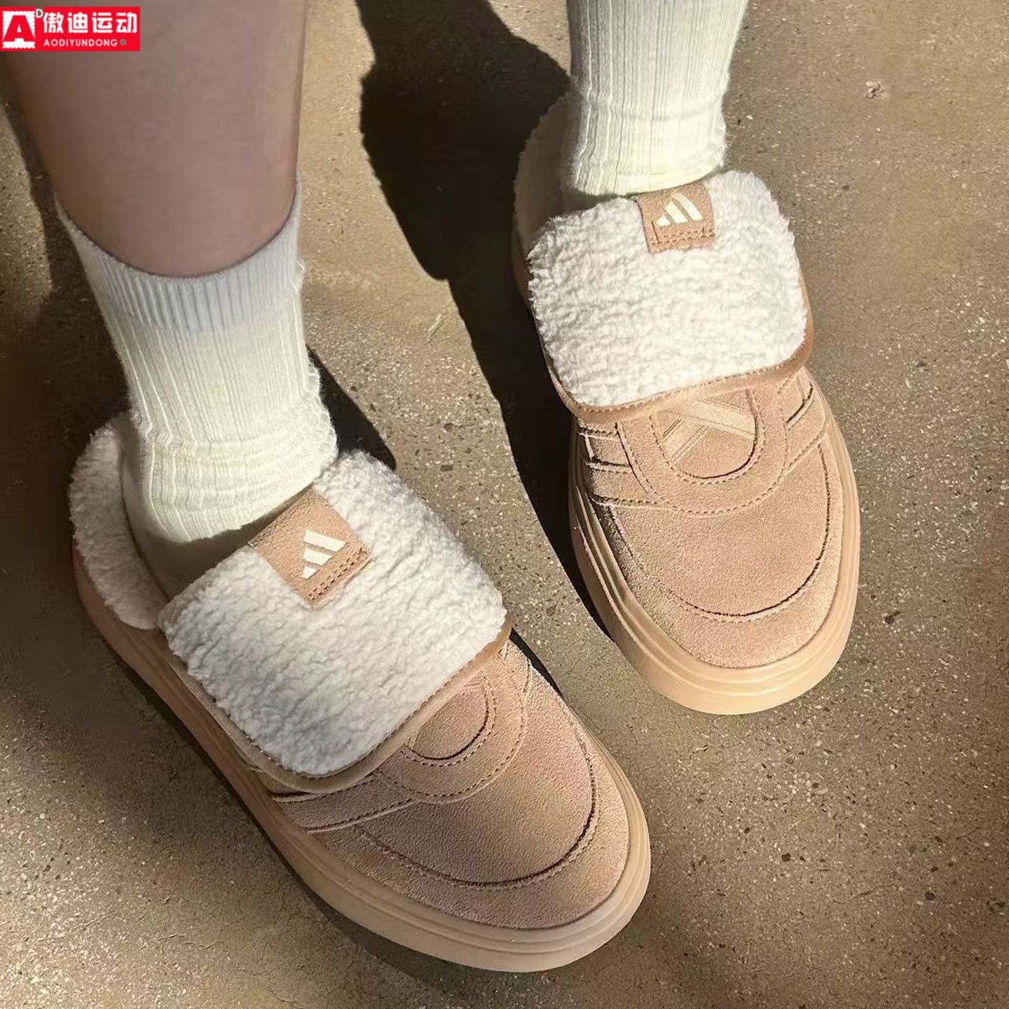 阿迪达斯女子棉鞋穆勒鞋