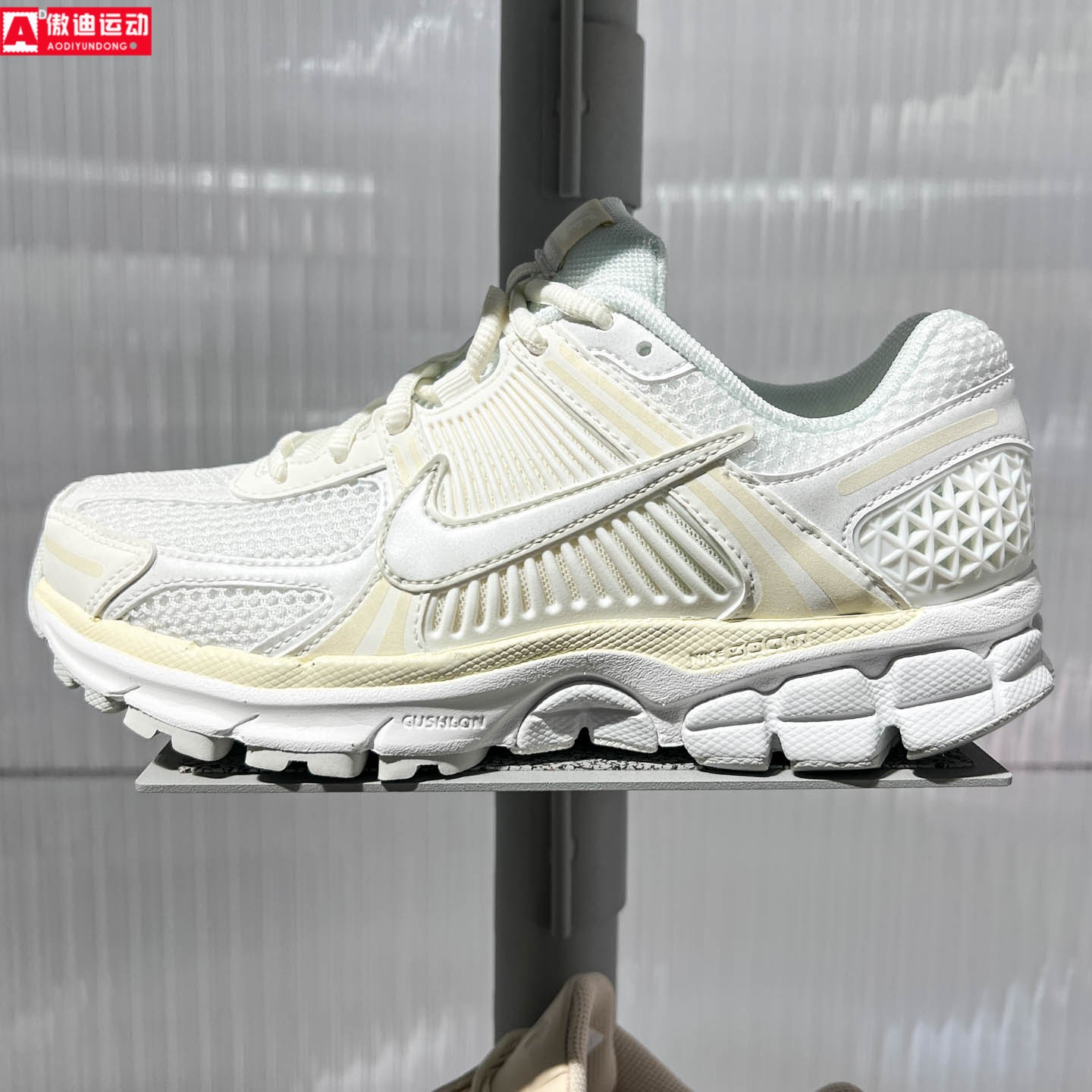耐克Nike女鞋2026夏Vomero 5耐磨透气反光运动跑步鞋 IB8929-100