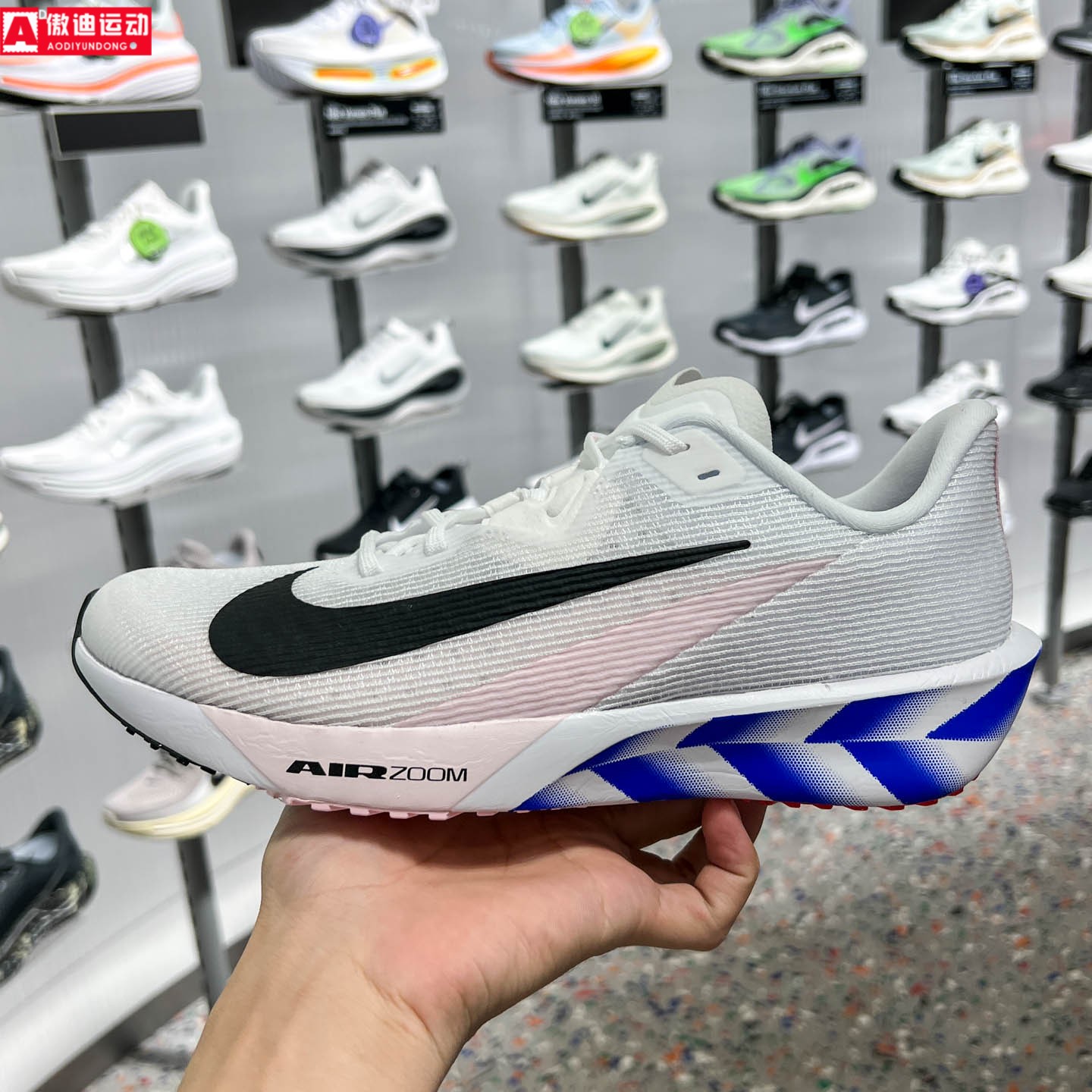耐克男鞋2026夏季RIVAL FLY 4缓震防滑运动训练跑步鞋IO8267-100