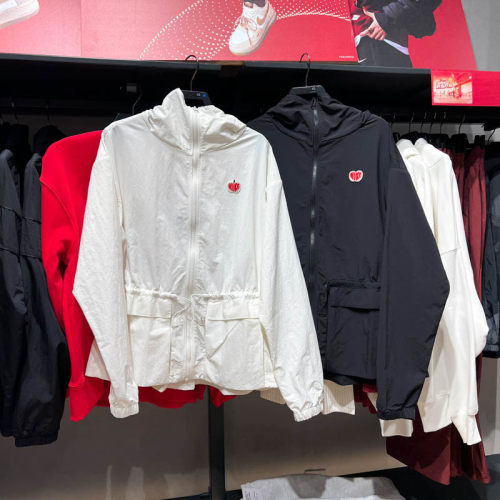 Nike耐克女子2025春季新款情人节限定梭织防晒夹克外套HV8727-010