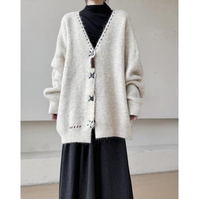 慵懒风复古撞色V领毛针织衫