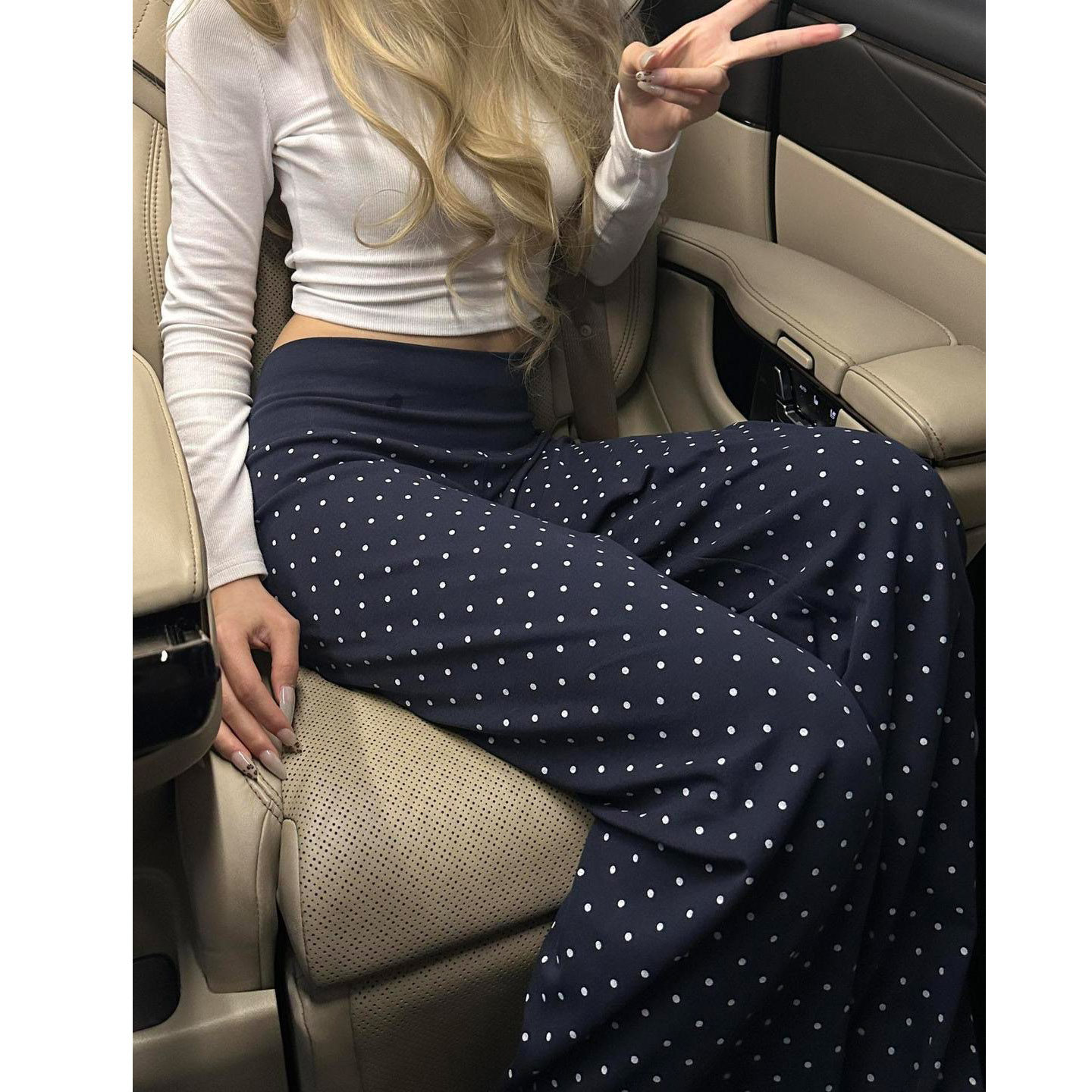 藏青色波点微喇叭裤女2026新款图片