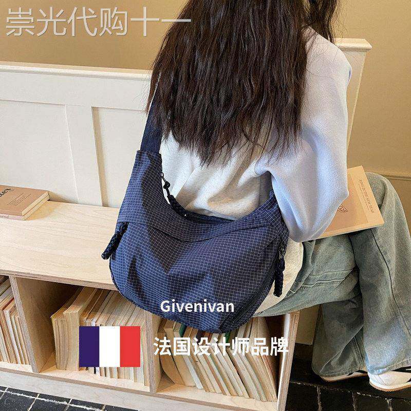 法国正品Givenivan 斜挎包女2026新款单肩包大容量上课通勤水饺包