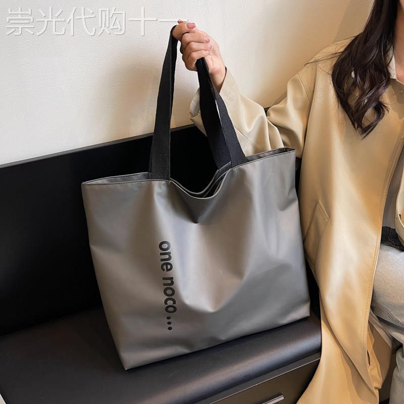 轻奢时尚旅行包包女大容量外出手提袋2025新款健身背包短途行李袋