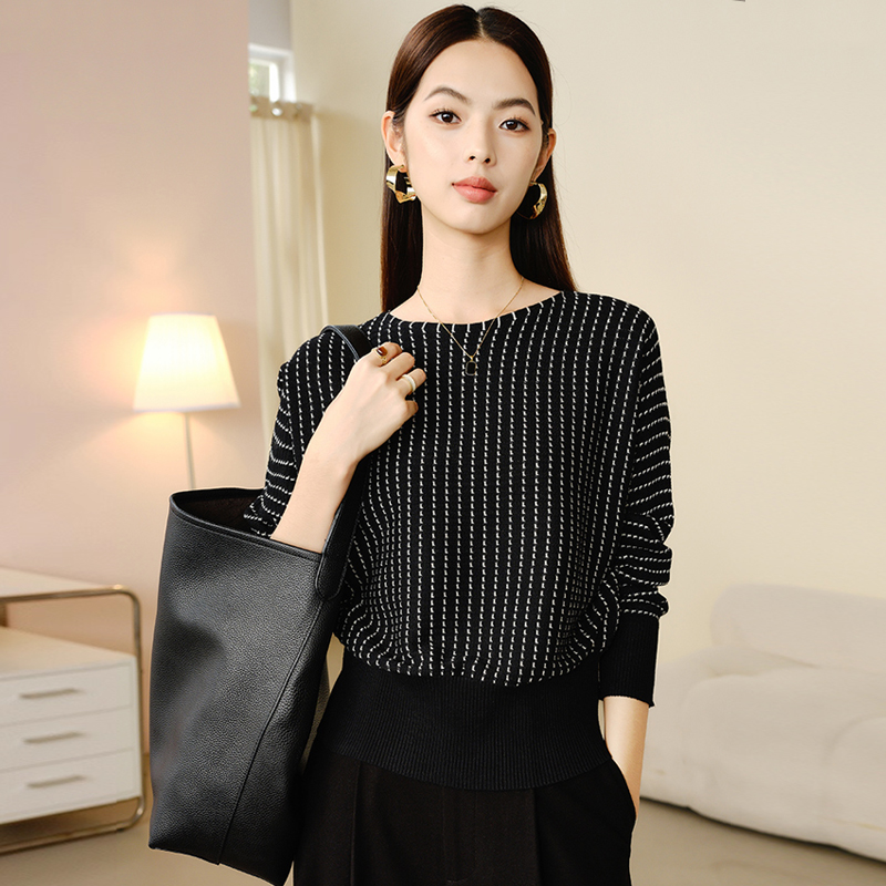晚白秋冬新款条纹针织衫女毛衣