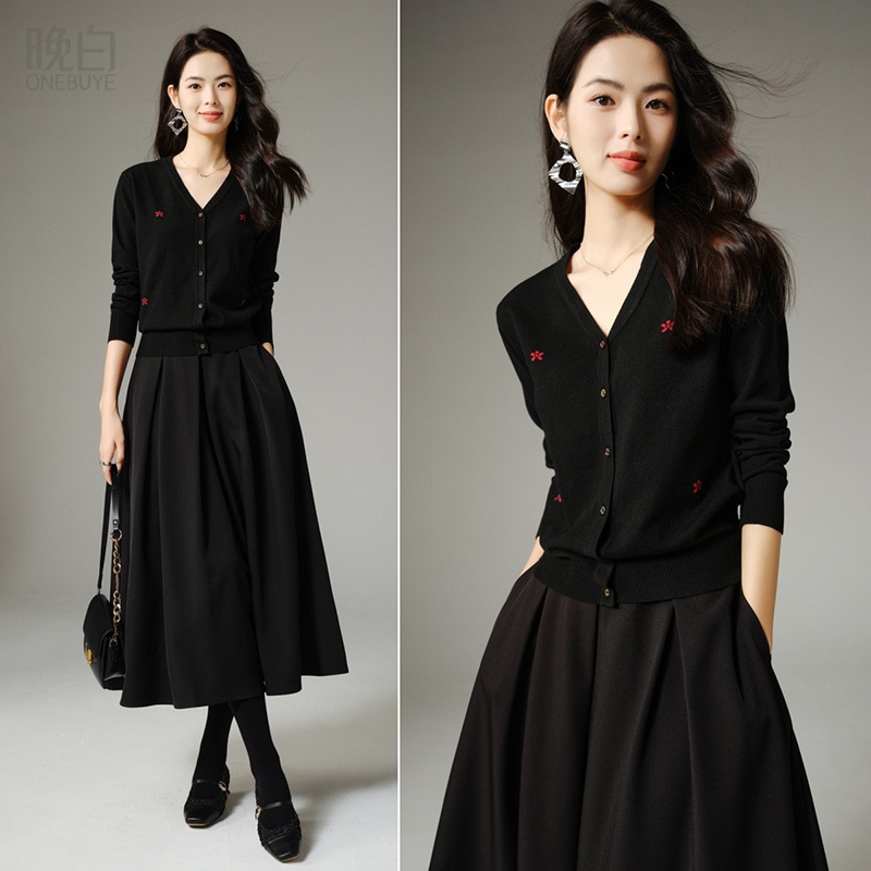 晚白高弹绵羊毛针织开衫