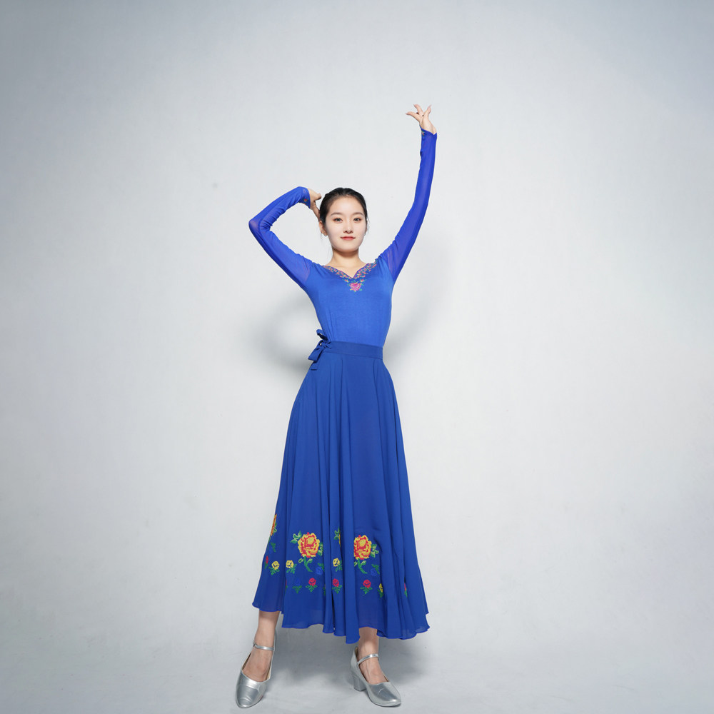 新疆维吾尔族舞蹈演出服女学生艺考成人考级练习练功考试表演服装