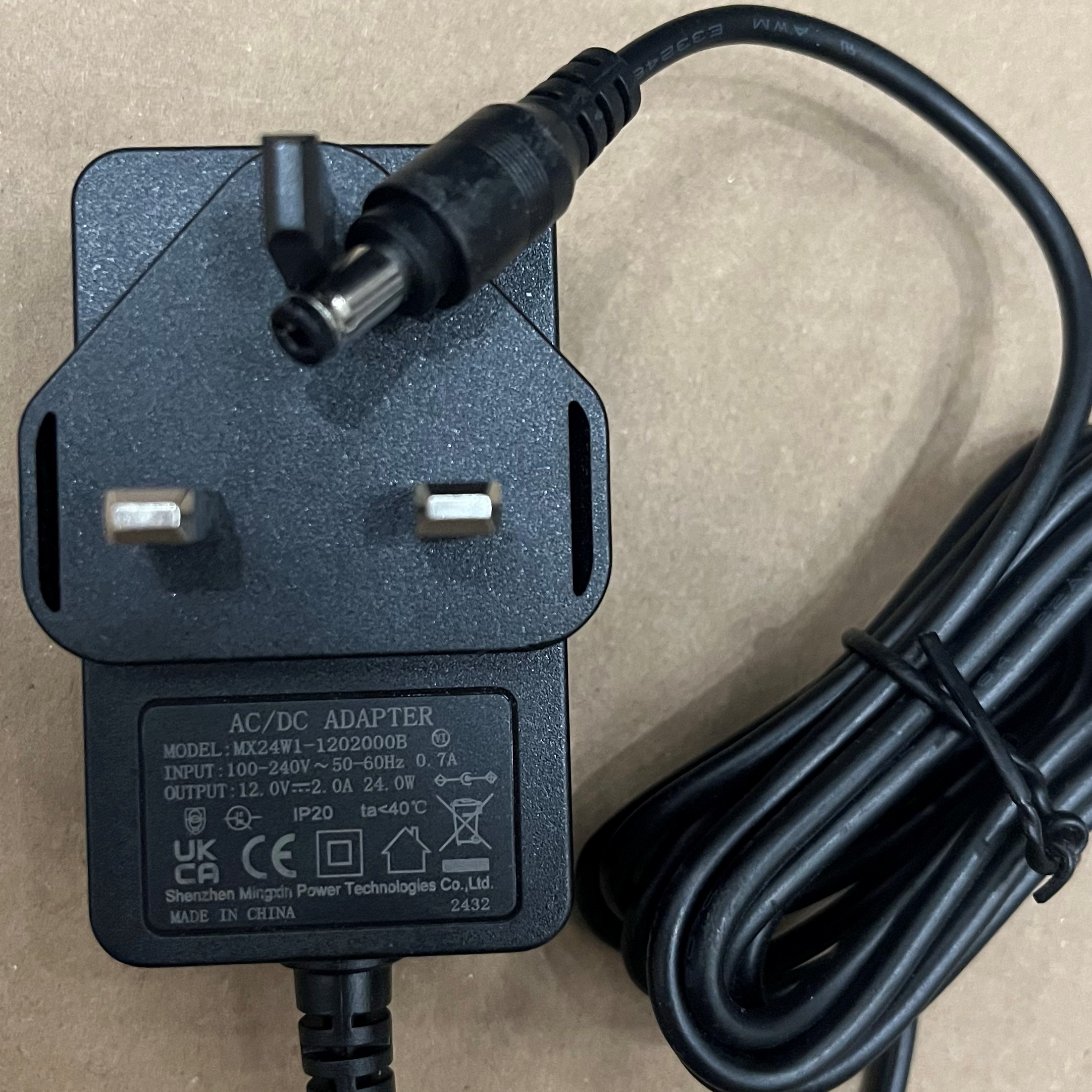 12V2A英规电源适配器UKCA