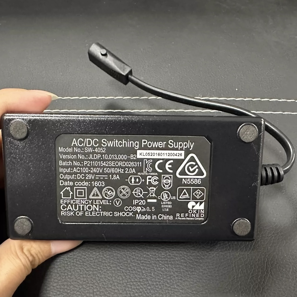 29V1.8A电源适配器SW-405