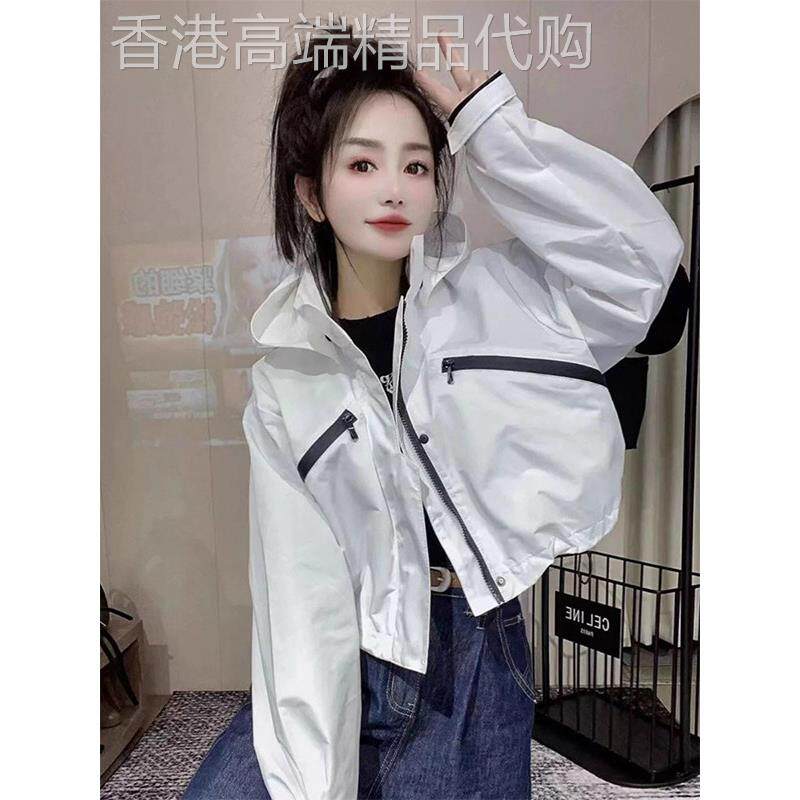 白色短款连帽冲锋衣外套女春秋欧货时尚百搭洋气小个子夹克棒球服
