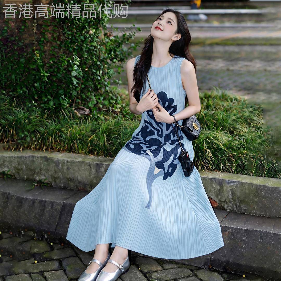 蓝色印花背心连衣裙女26夏季新款大方得体小个子巨好看无袖长裙子