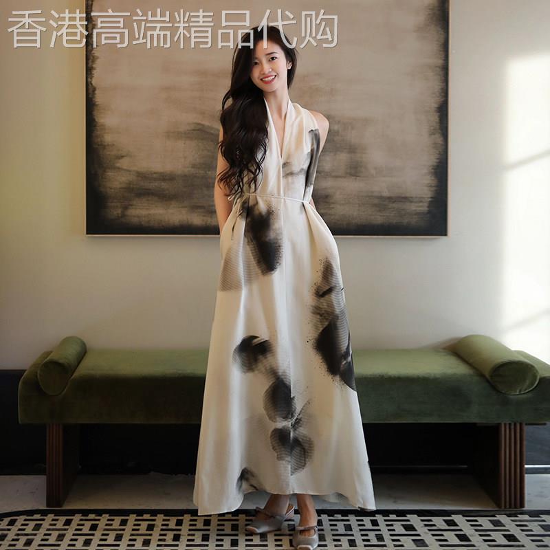 茶歇法式印花挂脖连衣裙女夏季2026新款气质名媛女神范收腰长裙子