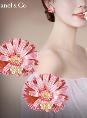 国潮原创2024新款耳环女高级感时尚雏菊花朵银针耳钉小众百搭耳饰