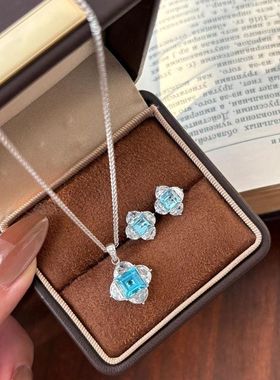 轻奢高级典雅四叶草方形海蓝宝项链耳钉微镶锆石超闪气质显白套装