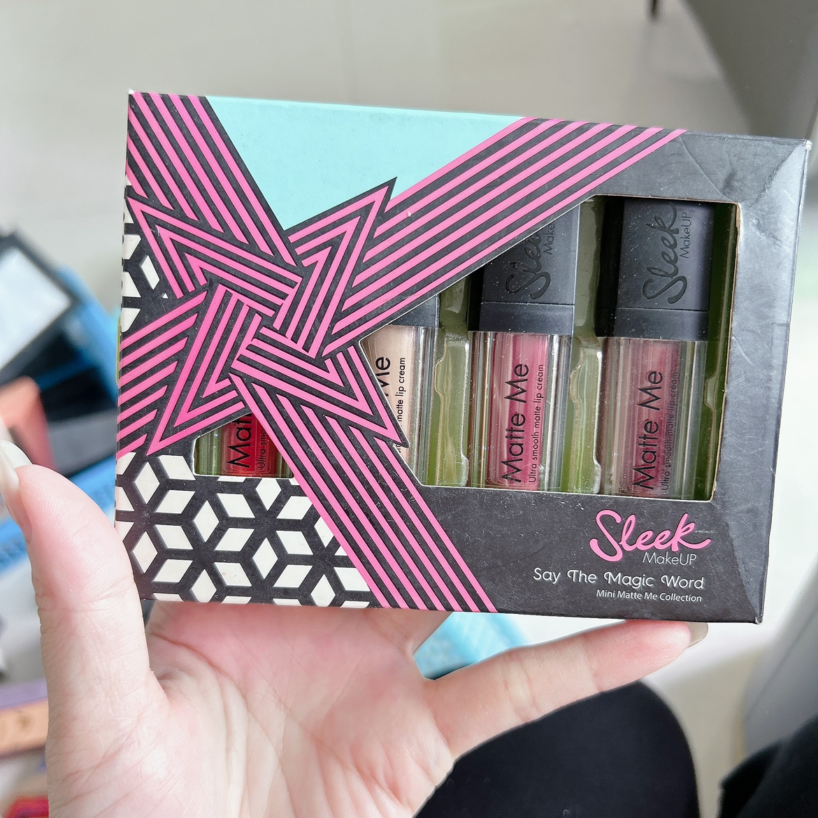 英国Sleek Matte Me 口红唇釉眼影润唇膏组合