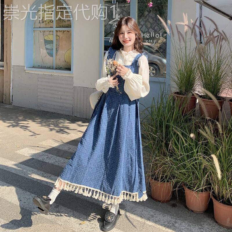 蓝色复古牛仔抱婴袋洋装2026春日少女穿搭减龄衬衫流苏长裙两件套