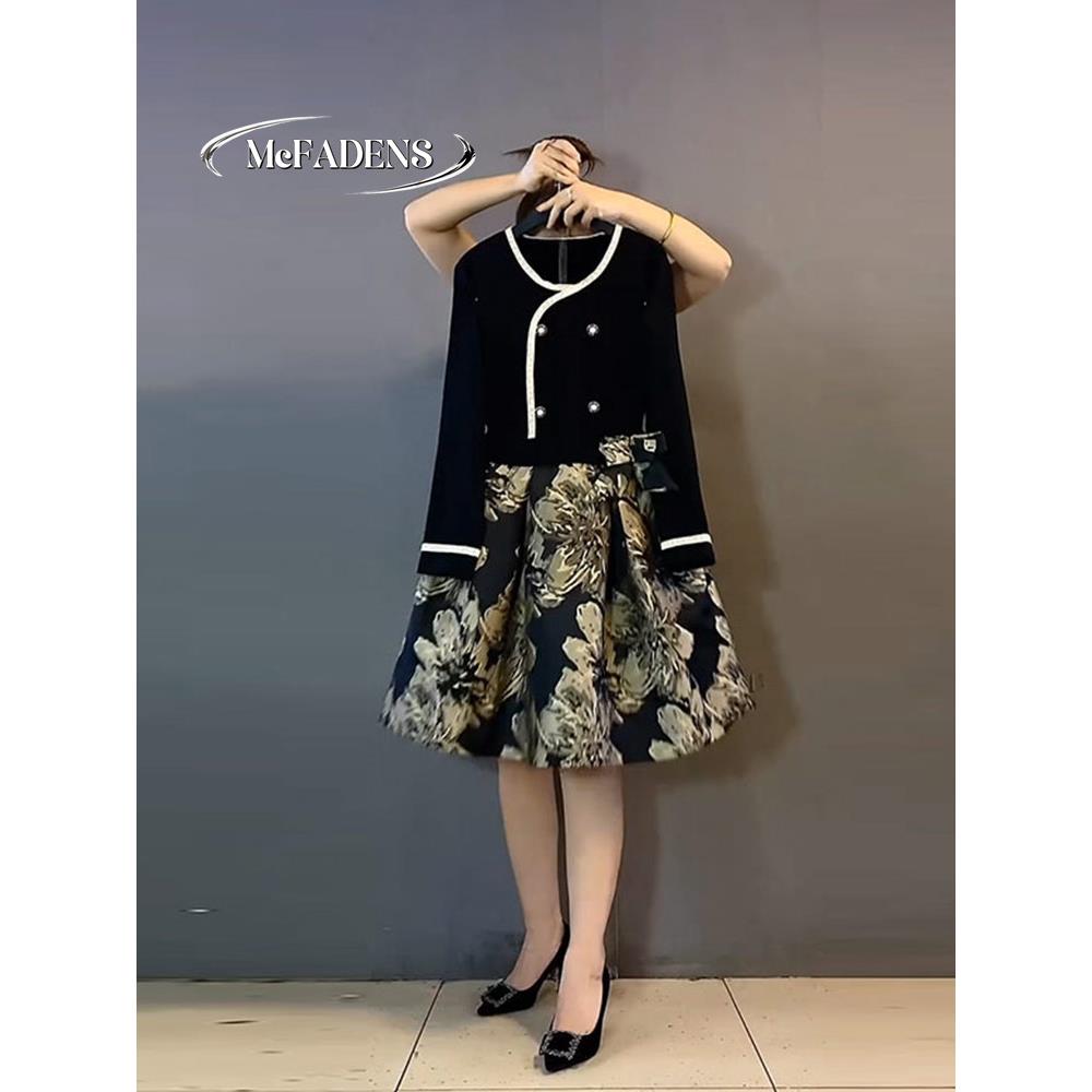 胖女孩的香港拼接彩色连衣裙，时尚覆古风格，减龄韩式修身Look改