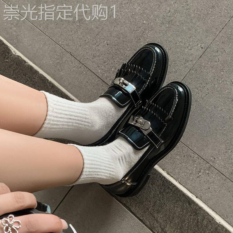 甜酷校花~英伦风流苏金属锁扣漆皮乐福鞋女学院风黑色小皮鞋百搭