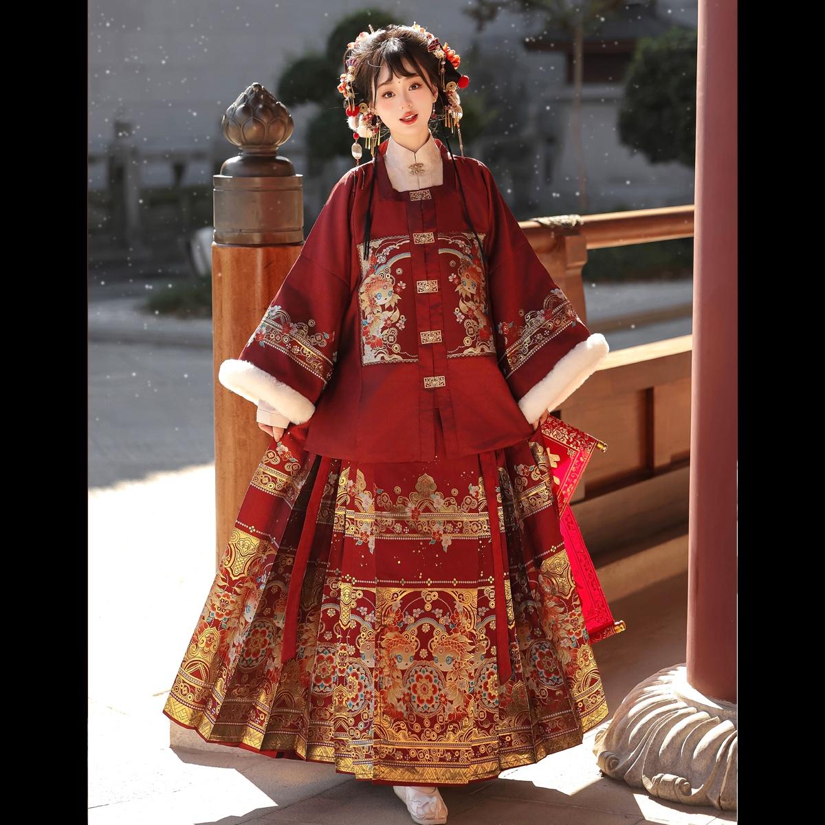 2024新款原创成人女士拜年服秋冬云肩织金红色马面裙明制套装