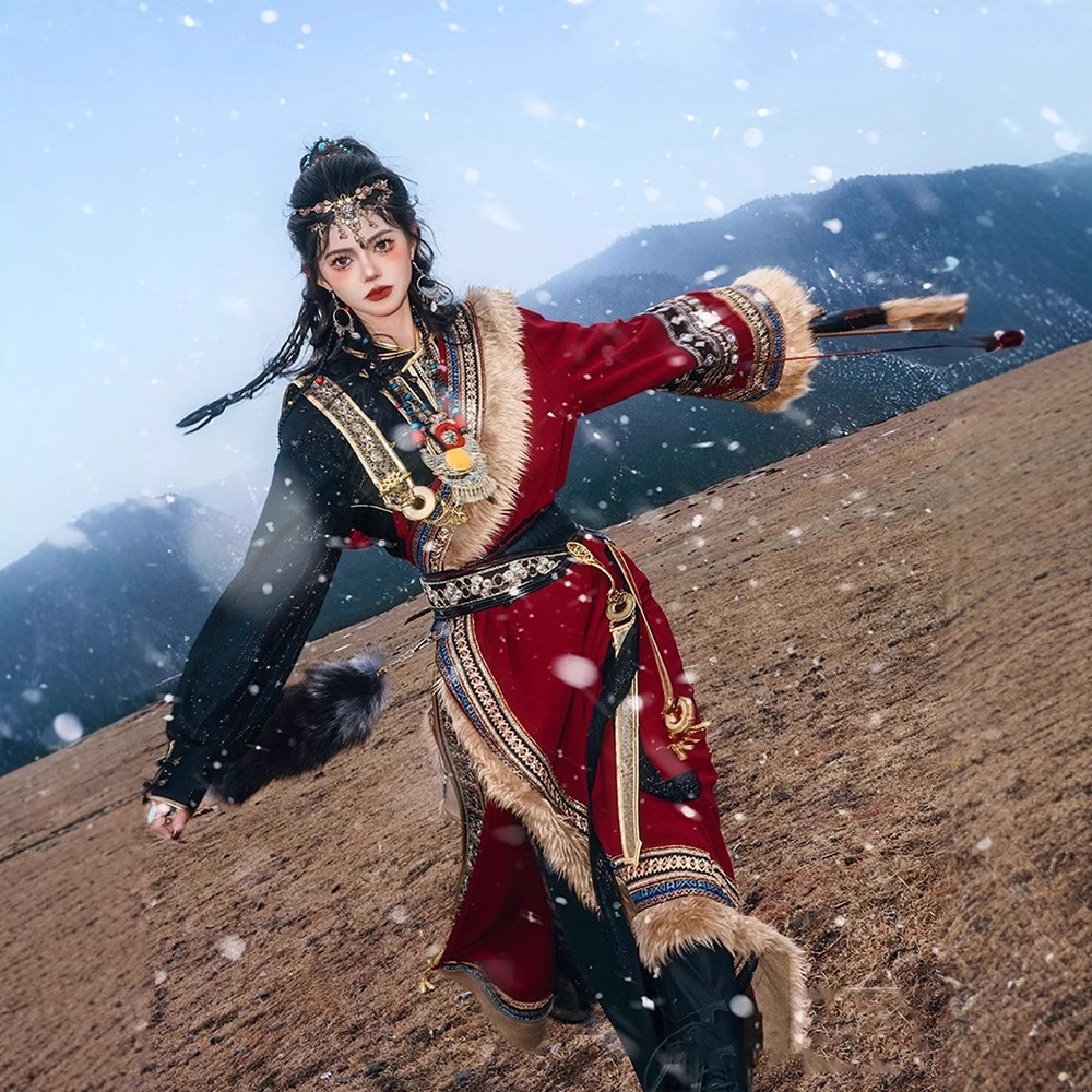 新款藏族服装女藏袍西藏长袍民族风川西云南丽江藏式写真旅拍套装