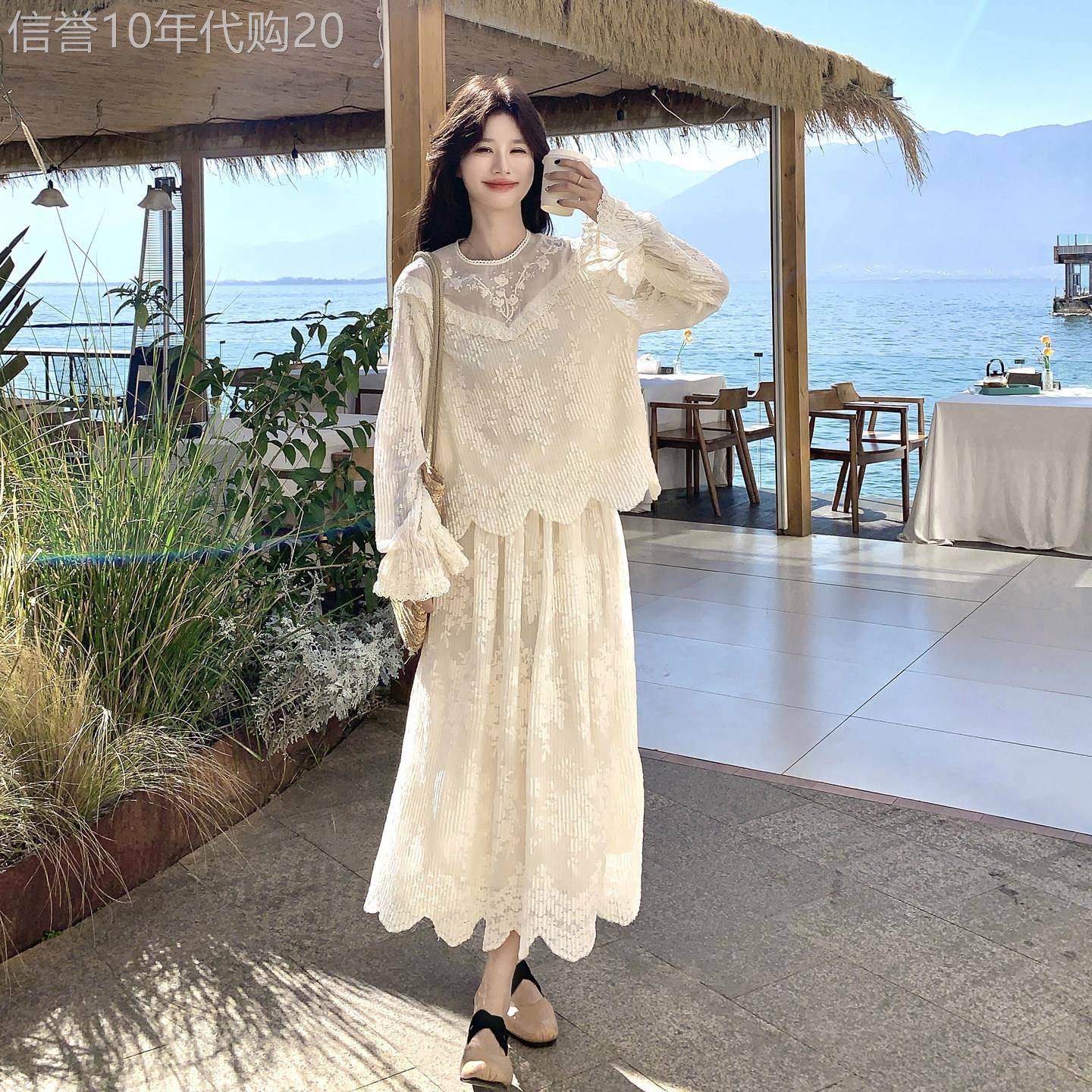 2026新款春季洋气复古米白色两件套女蕾丝绣花复古上衣半身裙套装