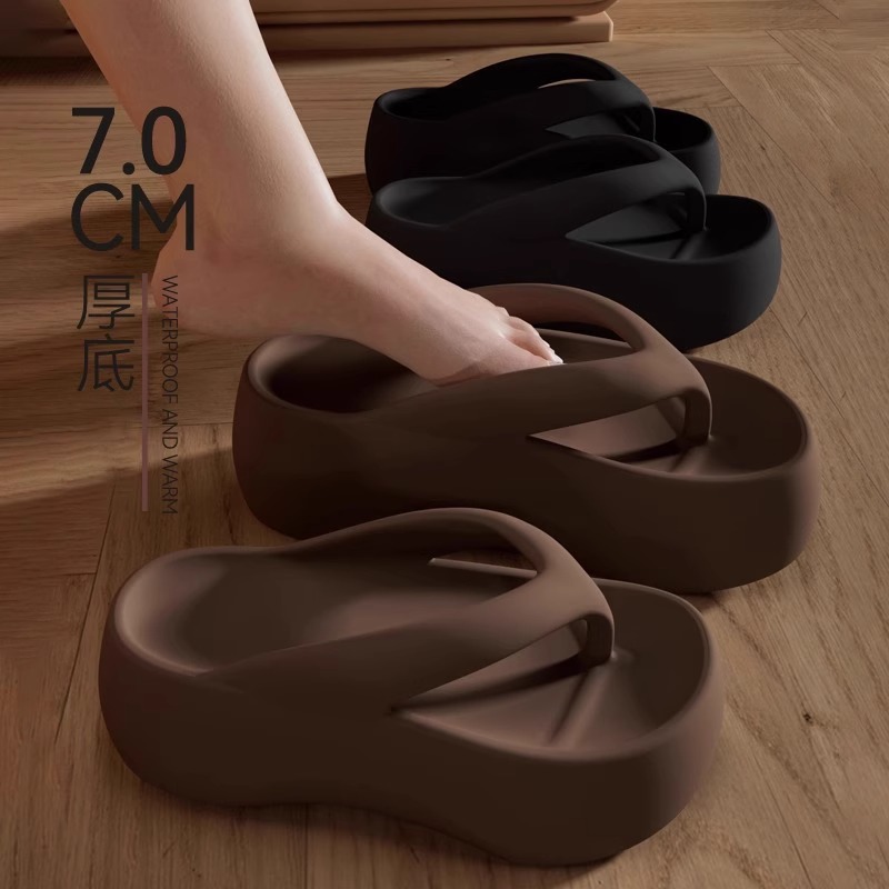 增高厚底人字拖女夏外穿新款沙滩鞋防滑网红家居踩屎感凉拖鞋