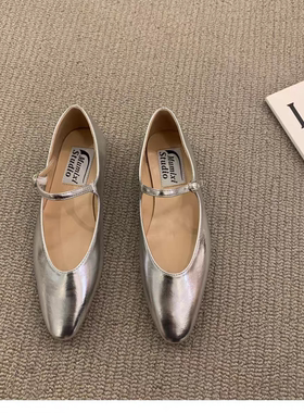 银色低跟0单鞋女224春夏款韩版复古尖头小皮鞋子法式31836玛丽新