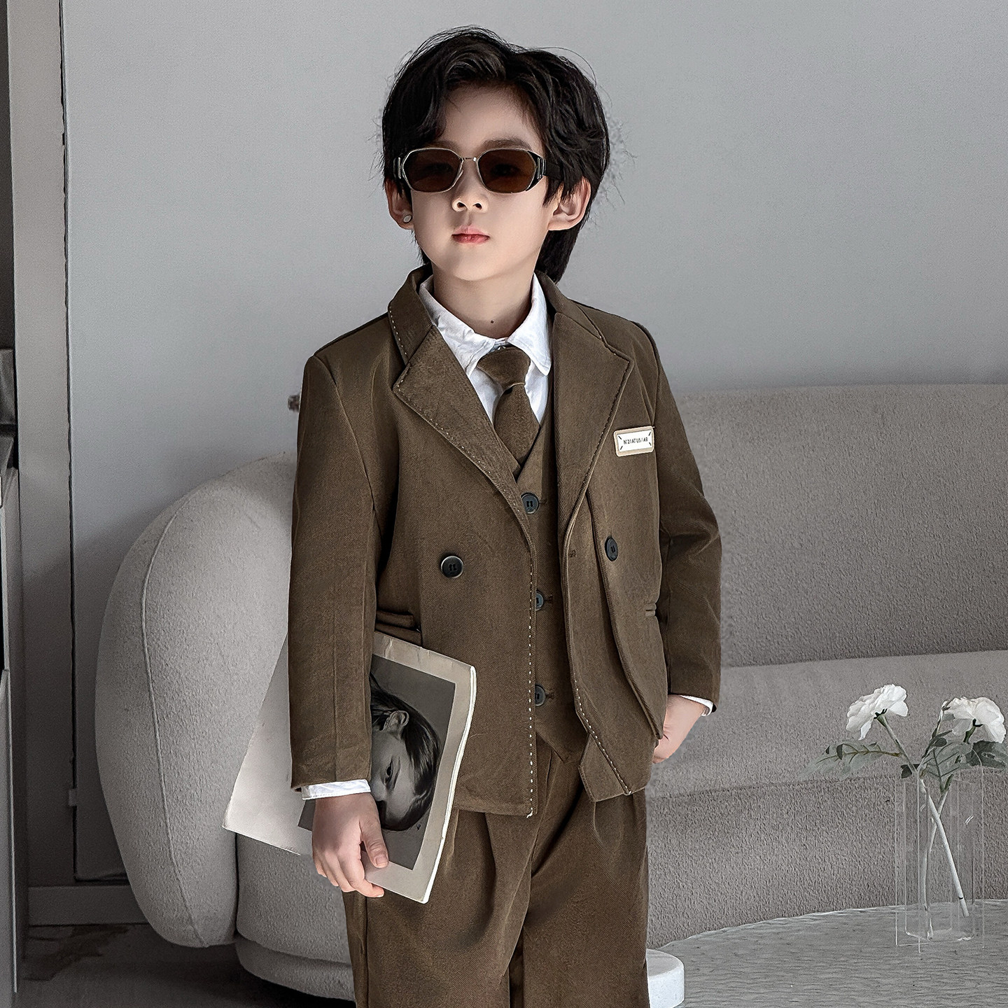 男童礼服高端儿童主持人生日宴会西服套装2026新款英伦钢琴演出服