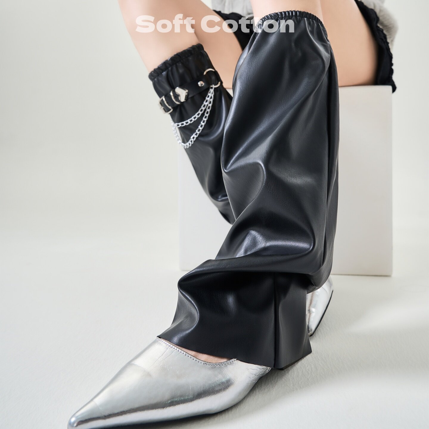 黑色皮质堆堆腿套朋克风链条装饰Y2K辣妹喇叭袜套女潮搭短靴靴套